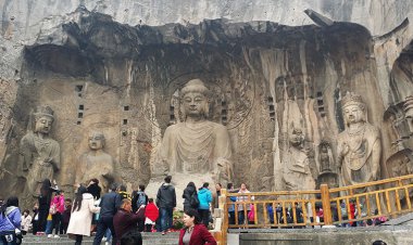 ชมความมหัศจรรย์งานศิลปะการแกะสลักหินริมผา ถ้ำผาหลงเหมิน