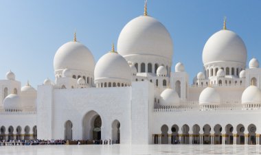 แกรนด์มอส ความงดงามของมัสยิดหลวงแห่งดูไบ