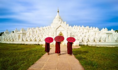 เจดีย์ชินพิวเม ทัชมาฮาลแห่งลุ่มอิรวดี ประเทศพม่า