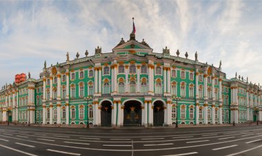 ชมความหรูหราอลังการของพระราชวังฤดูหนาวและพิพิธภัณฑ์เฮอร์มิเทจ
