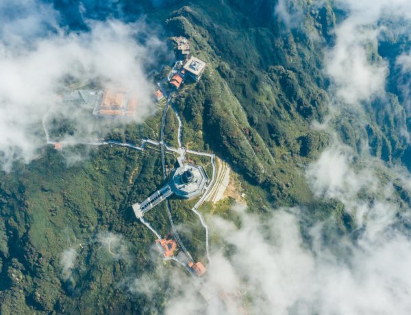 ภูเขาฟานซีปัน ซาปา